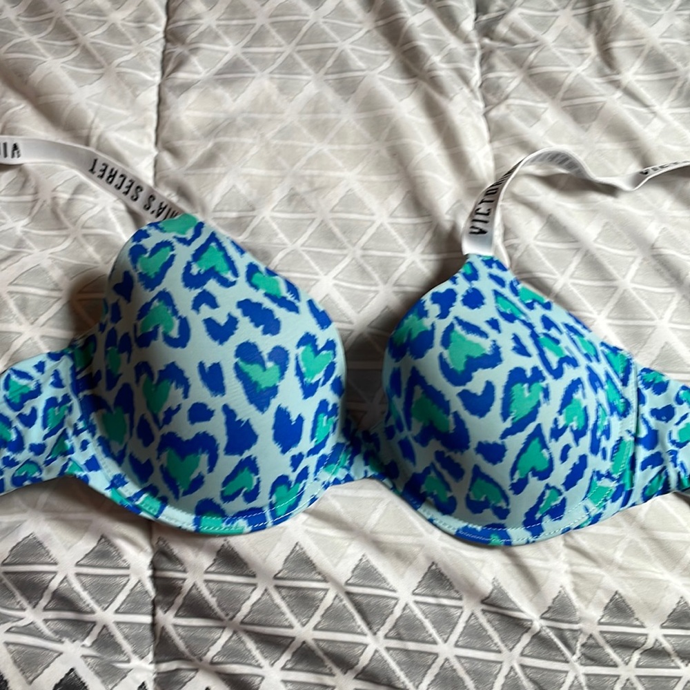 VICTORIA SECRET BRA